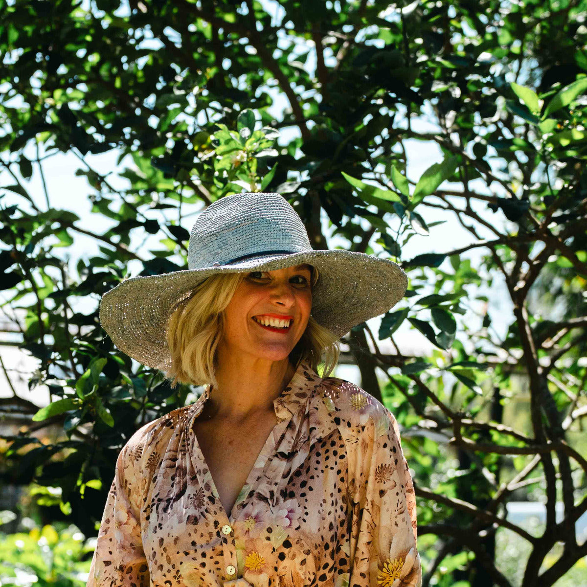 Aziz Hat Leather Light Grey