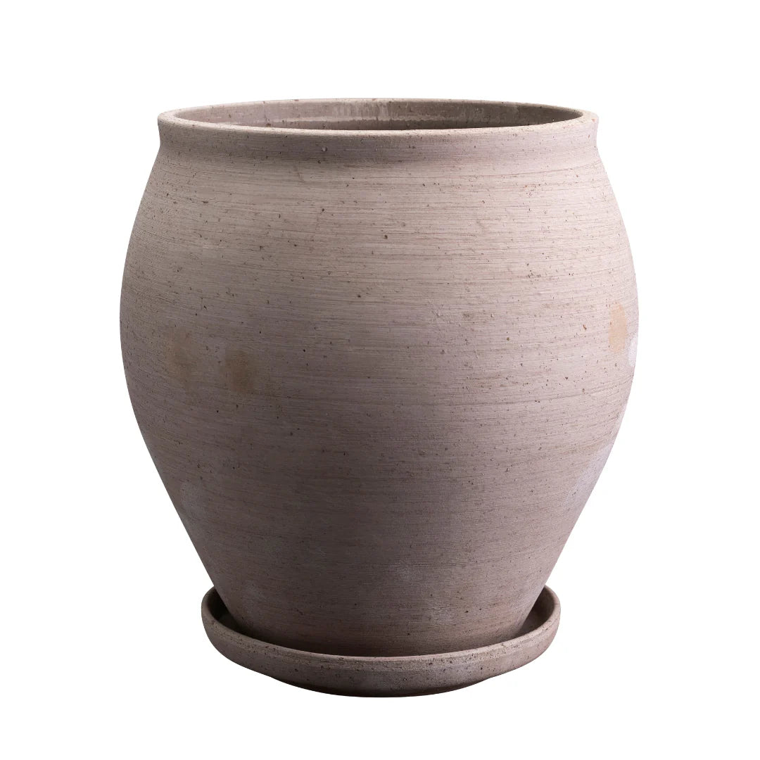 Bergs Potter Delphi terracotta pot with saucer