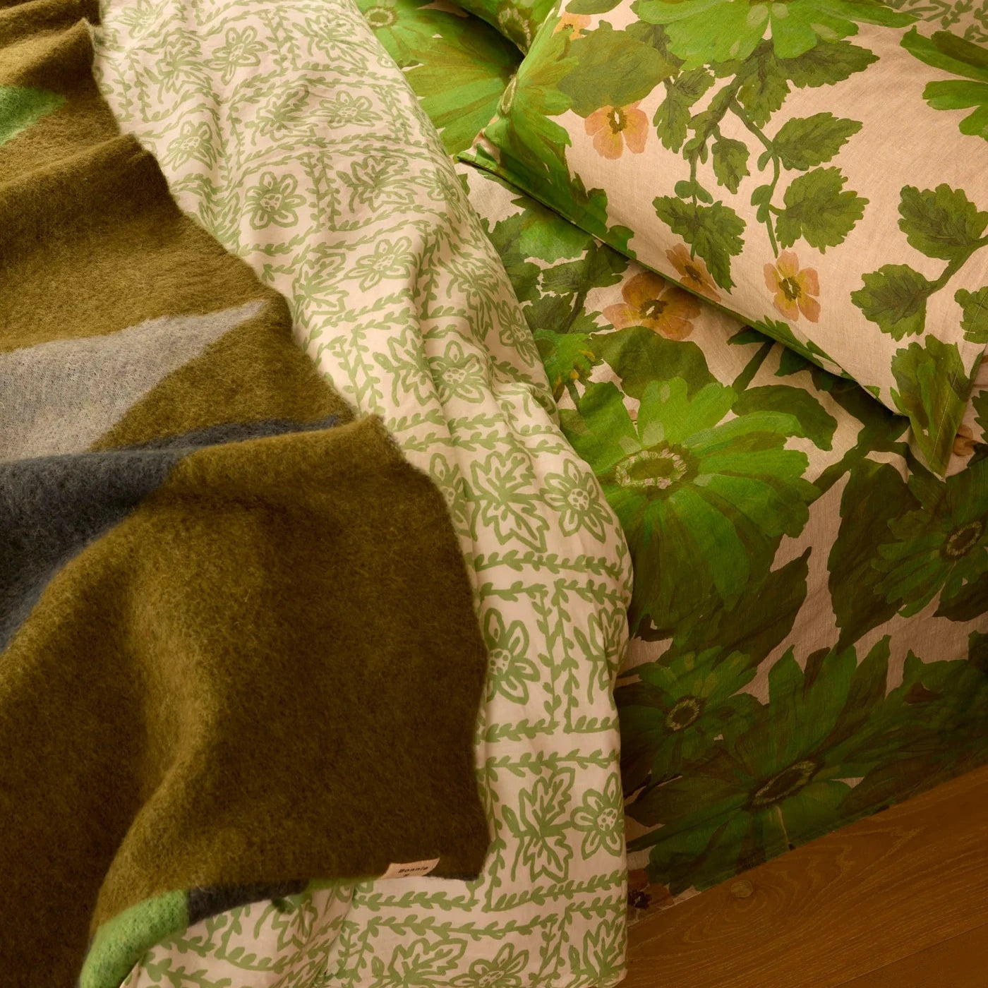 Wrap yourself in understated luxury with the Bonnie and Neil Geometric Pink Mohair Throw. Featuring a soft mohair blend and modern colour-block design, it's the perfect finishing touch for beds, sofas and cosy living spaces.