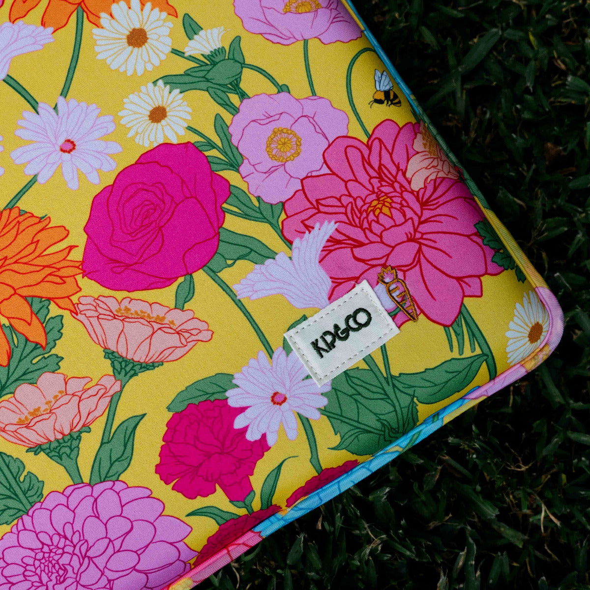 Kip Co Kneeler Follow The Sun