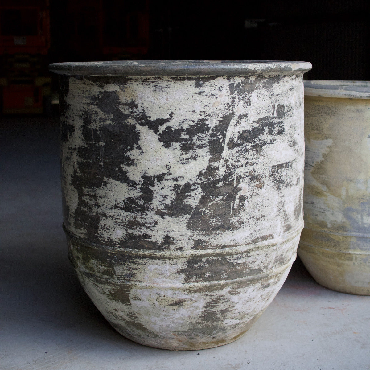 Limestone Pymble Pot 350L