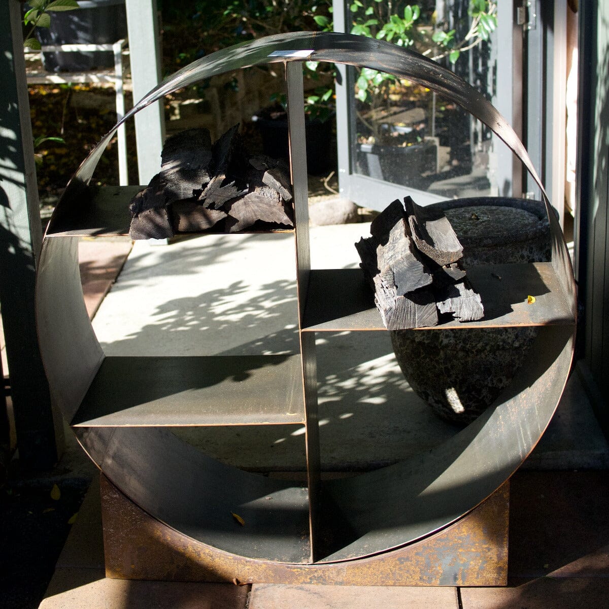Circle Log Holder Pots - Cast iron Brookfield Gardens