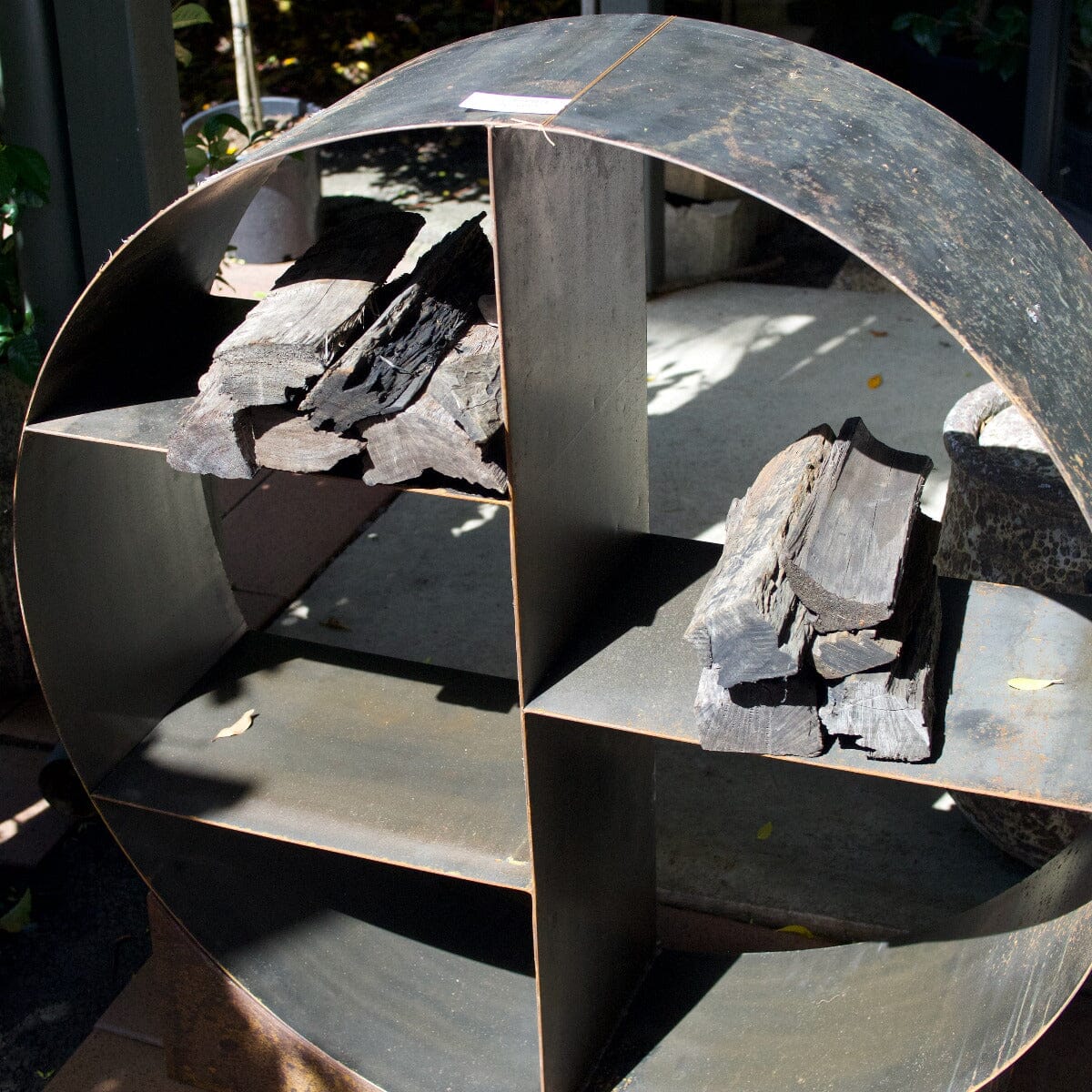 Circle Log Holder Pots - Cast iron Brookfield Gardens