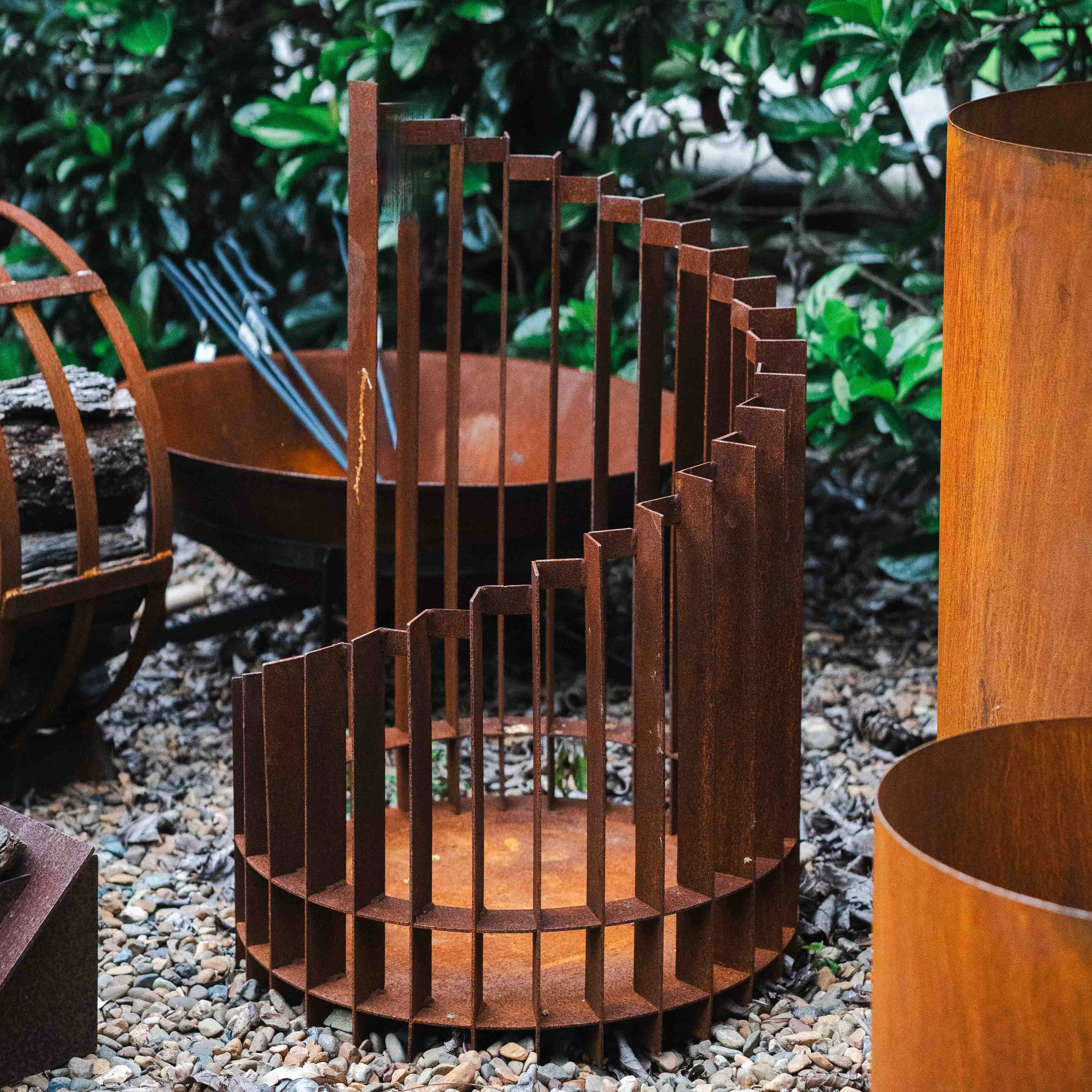 Corten Twisted Firepit Pots - Cast iron Brookfield Gardens