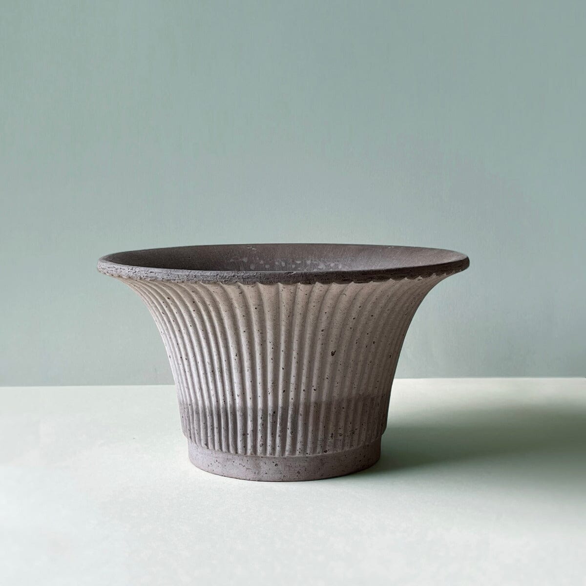 Daisy Grey inc Saucer Pots - Berg Berg