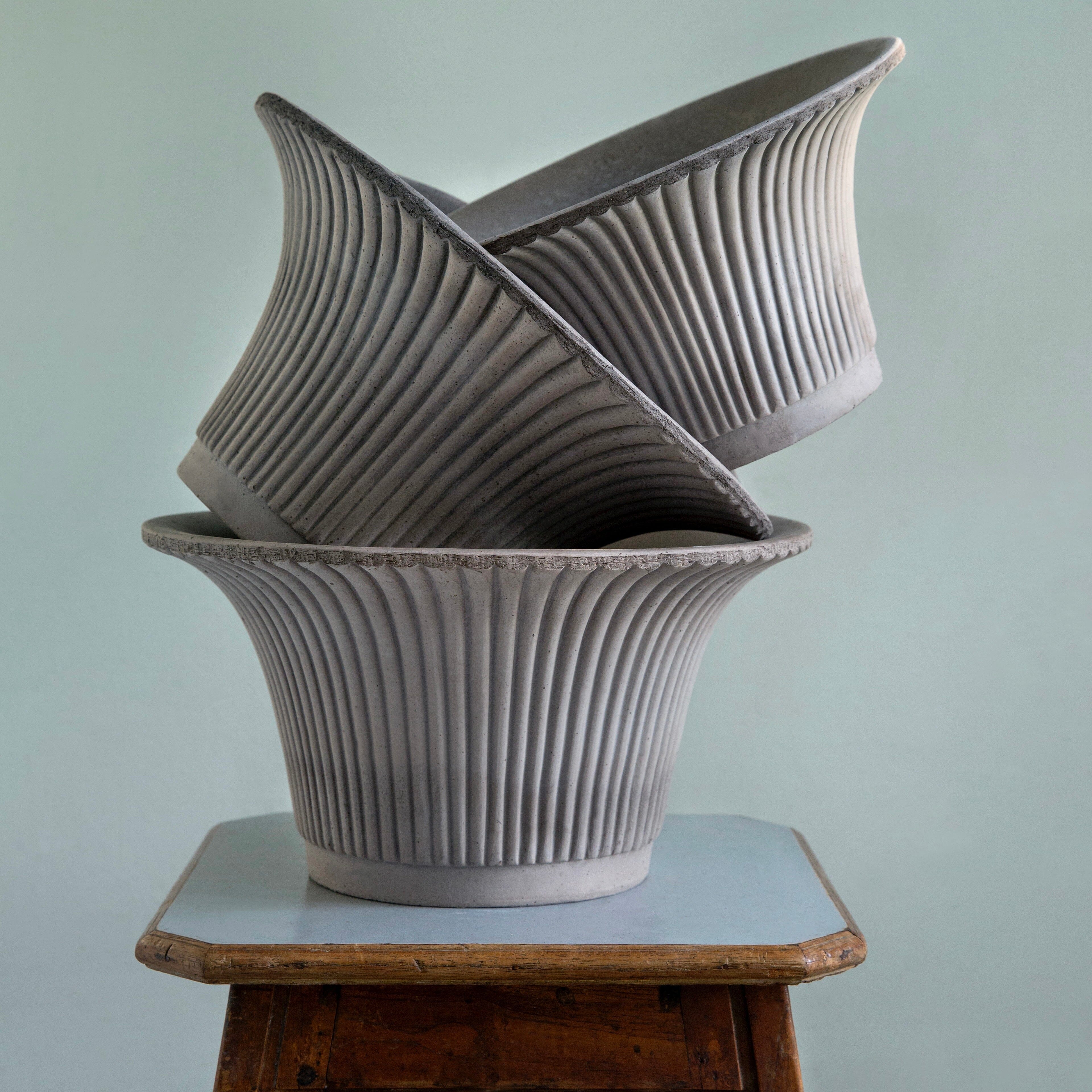 Daisy Grey inc Saucer Pots - Berg Berg