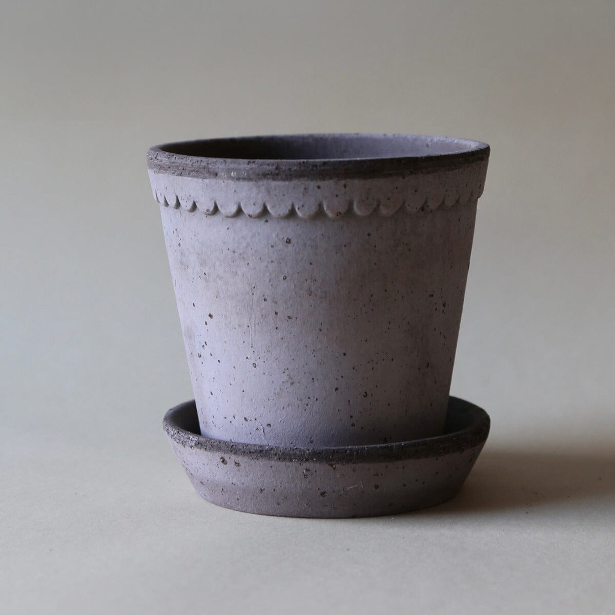 Helena Grey inc Saucer Pots - Berg Berg