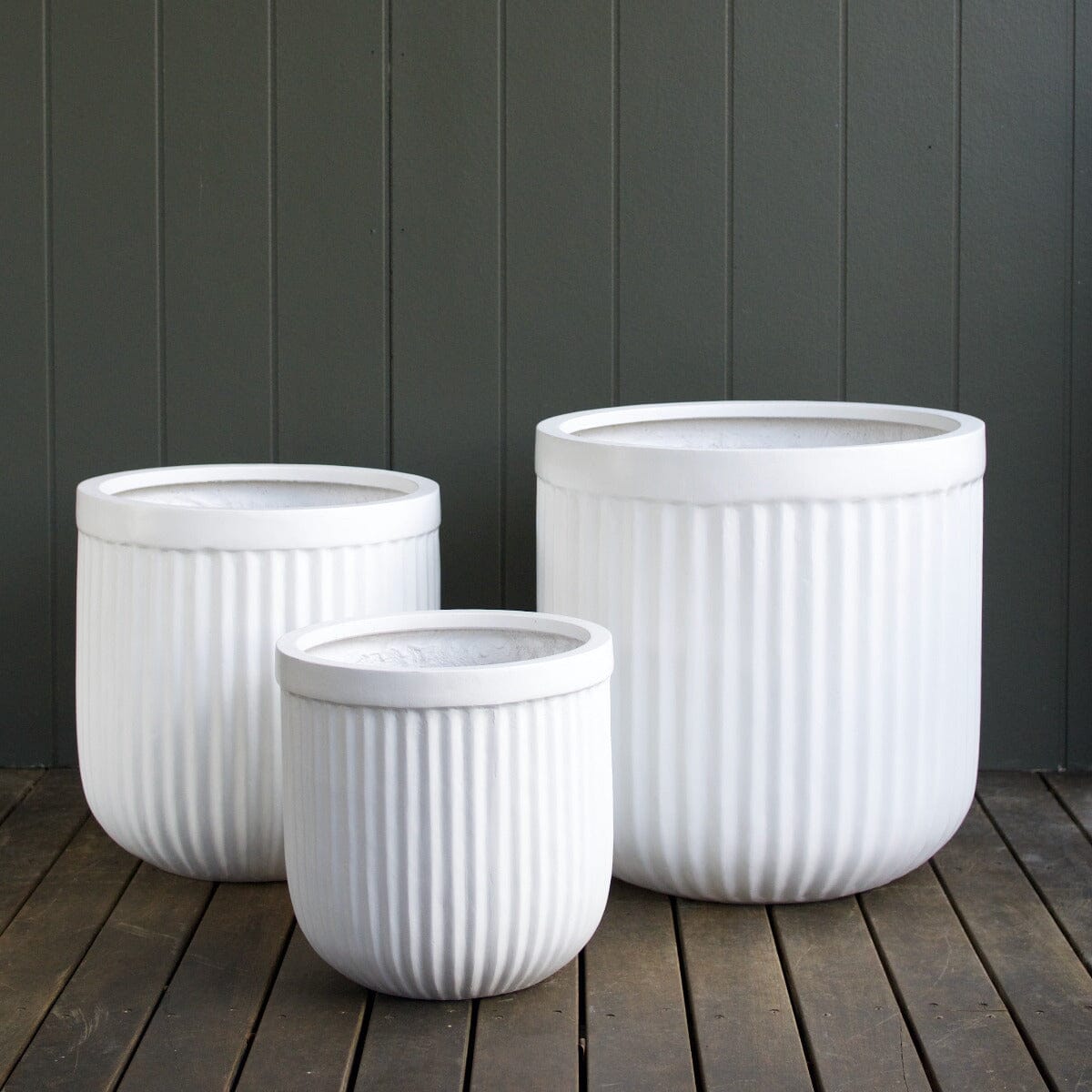 Sante Barrel Pot Black Pots - Light Weight Brookfield Gardens