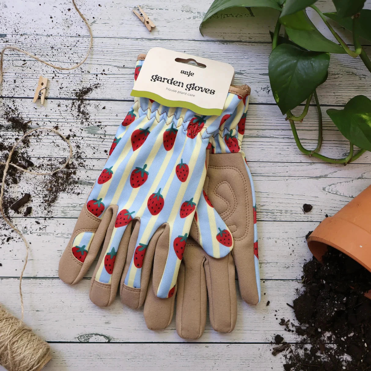 Strawberry Garden Glove Clothing Brookfield Gardens
