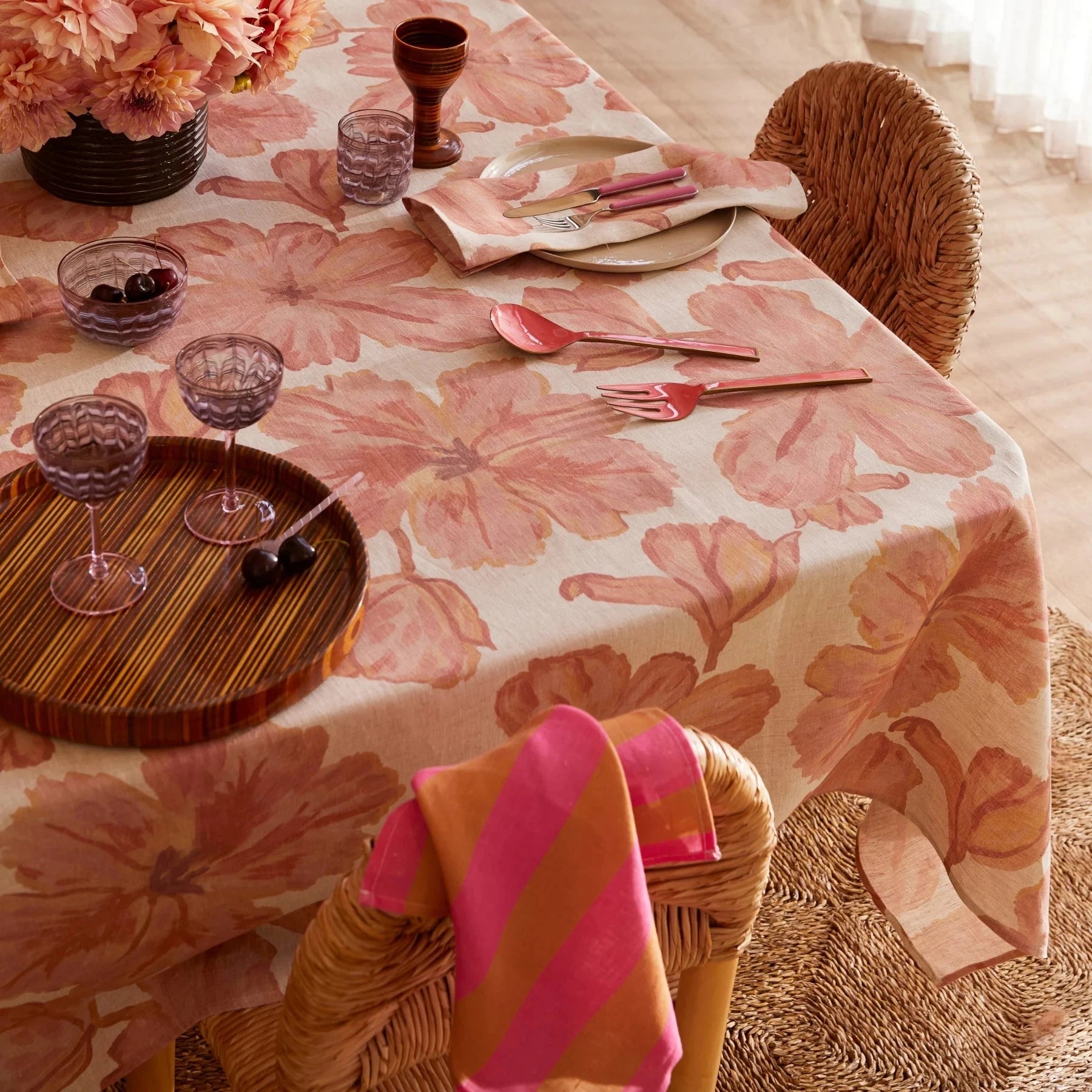 Tulip Pink Tablecloth M PL Napery Brookfield Gardens