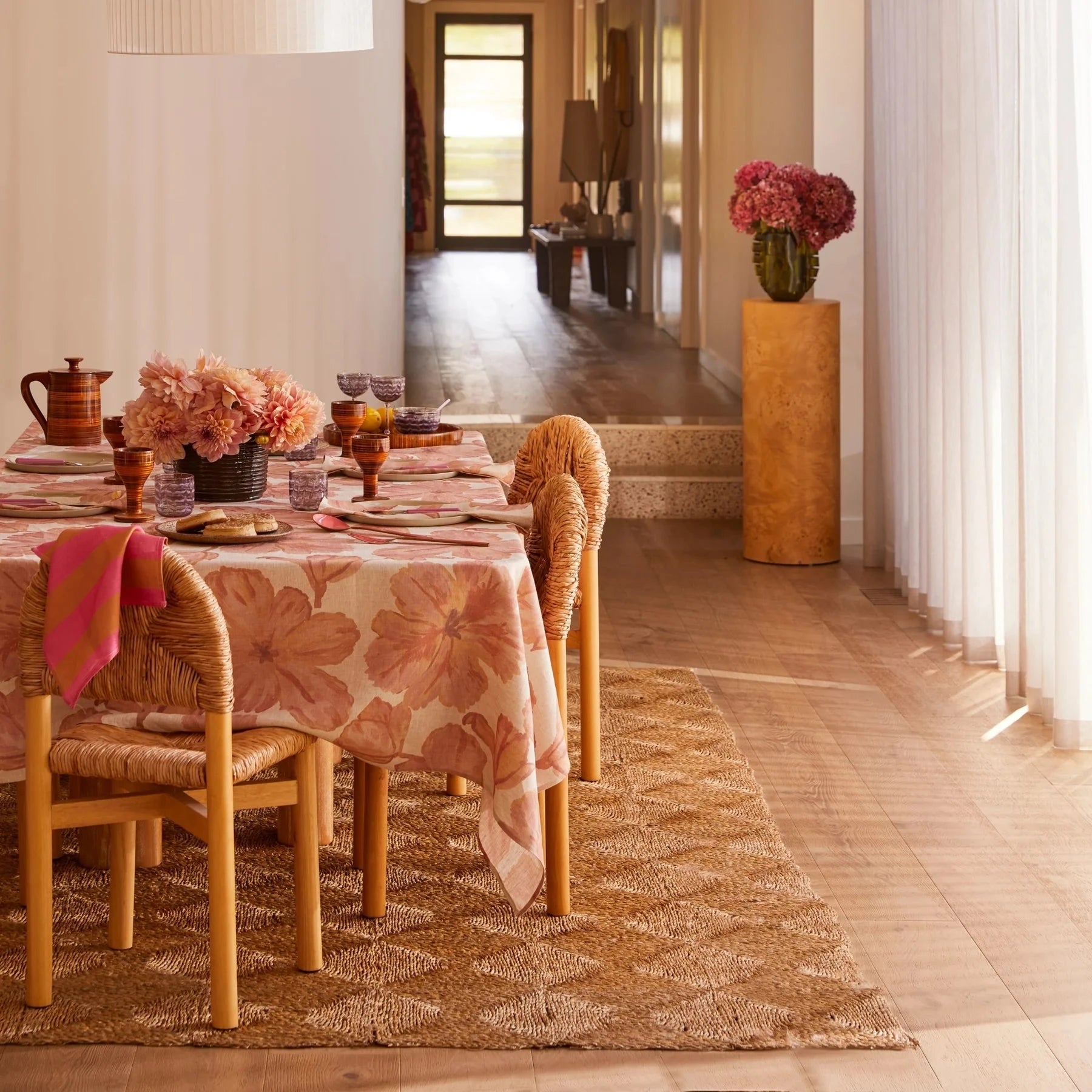 Tulip Pink Tablecloth M PL Napery Brookfield Gardens
