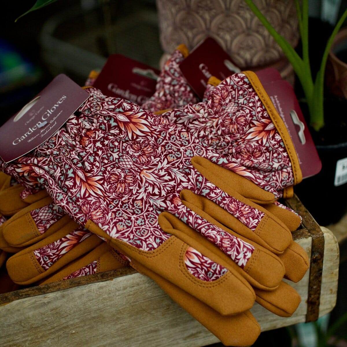 William Morris Glove - Snakeshead Clothing Brookfield Gardens