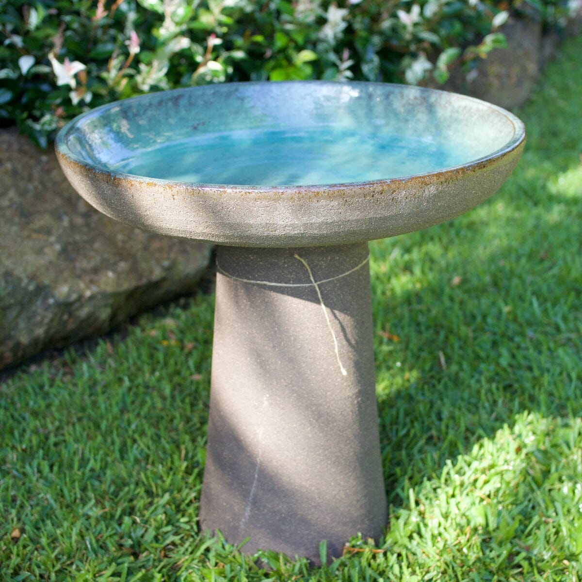 Wren Birdbath Statues / Water features / Bird Bath Brookfield Gardens