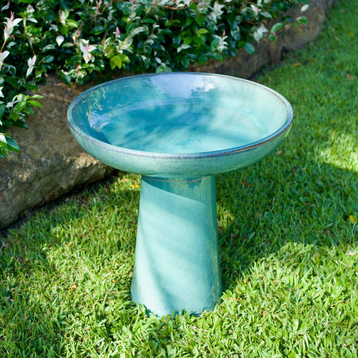 Wren Birdbath Statues / Water features / Bird Bath Brookfield Gardens