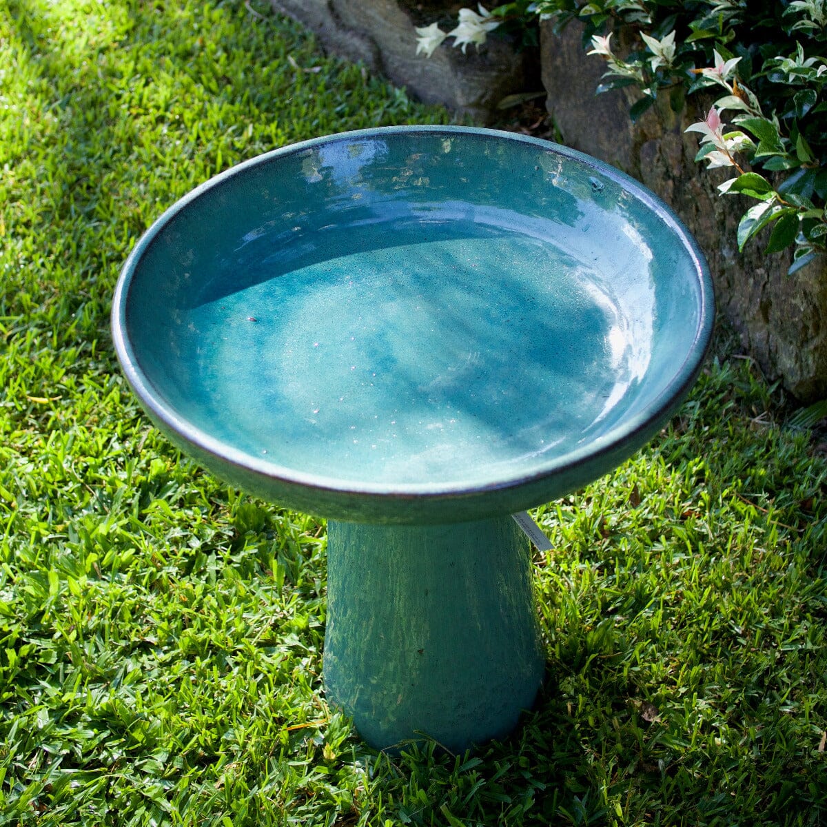 Wren Birdbath Statues / Water features / Bird Bath Brookfield Gardens