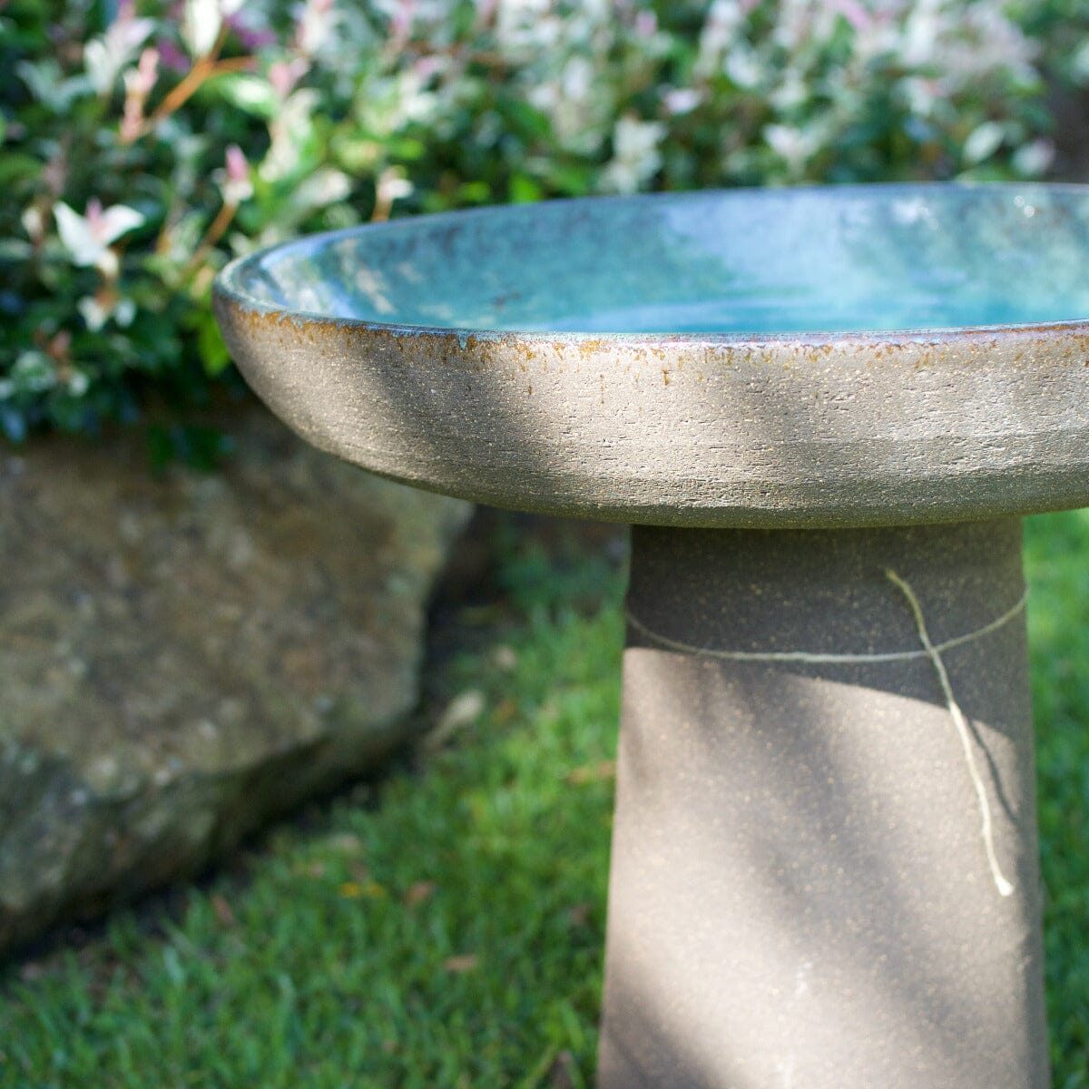 Wren Birdbath Statues / Water features / Bird Bath Brookfield Gardens