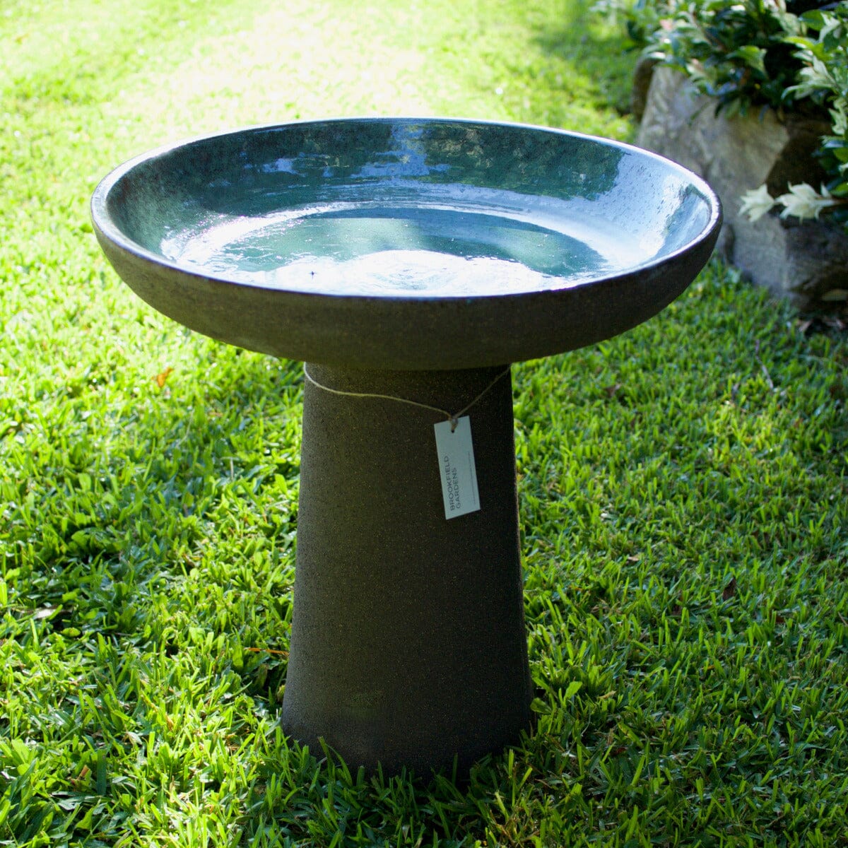 Wren Birdbath Statues / Water features / Bird Bath Brookfield Gardens