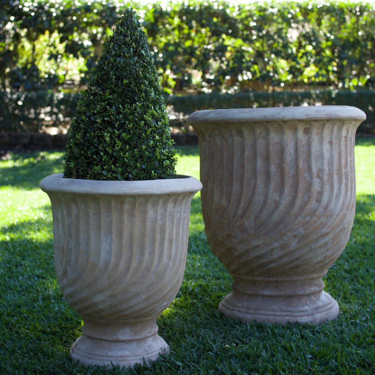 Small Classic Urn planter high quality Cement Container for plants