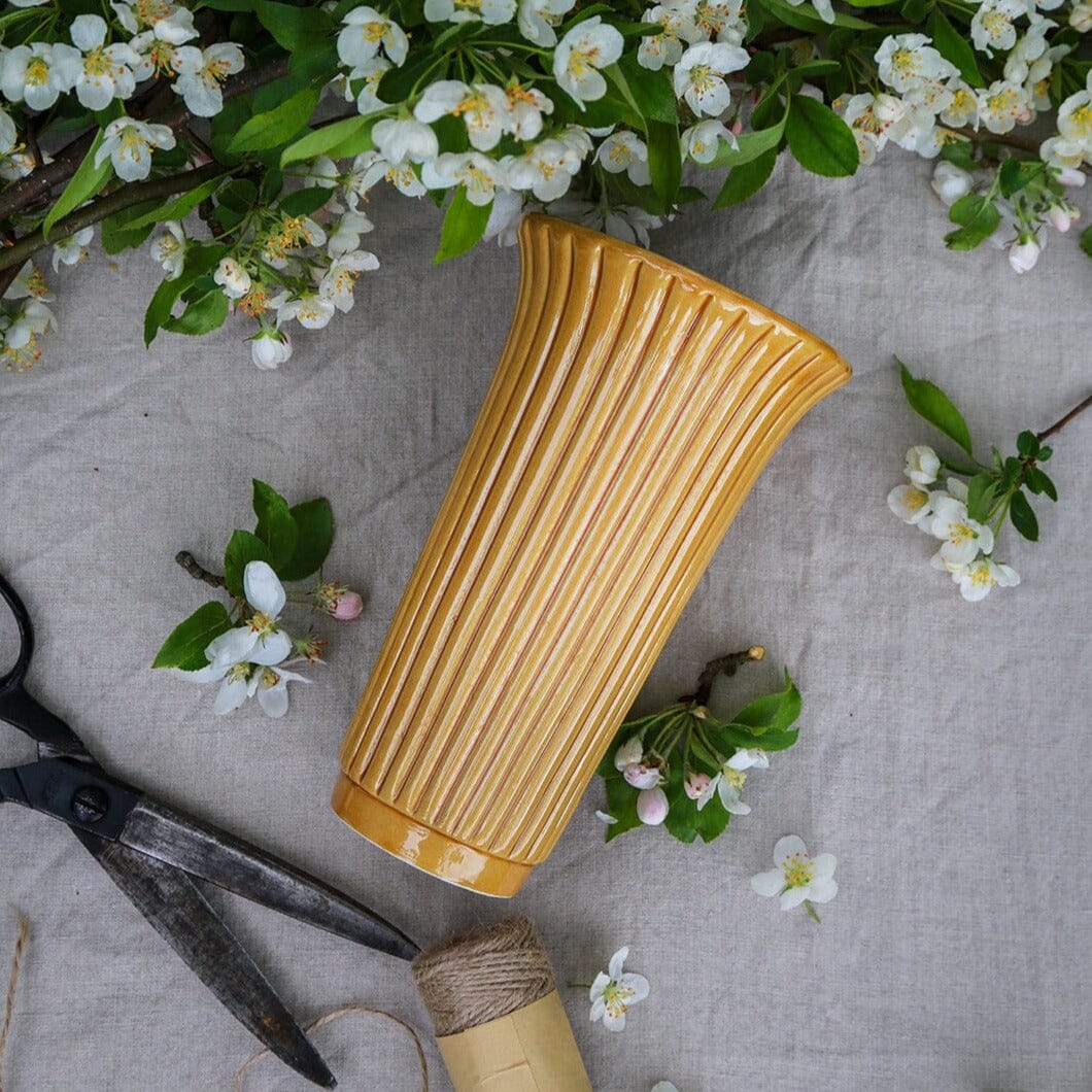 Daisy Amber Yellow Vase Florist - Vessels Berg