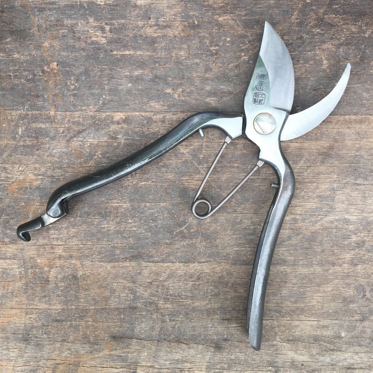 Kudo B Secateurs 180mm Hardware - Tools Brookfield Gardens