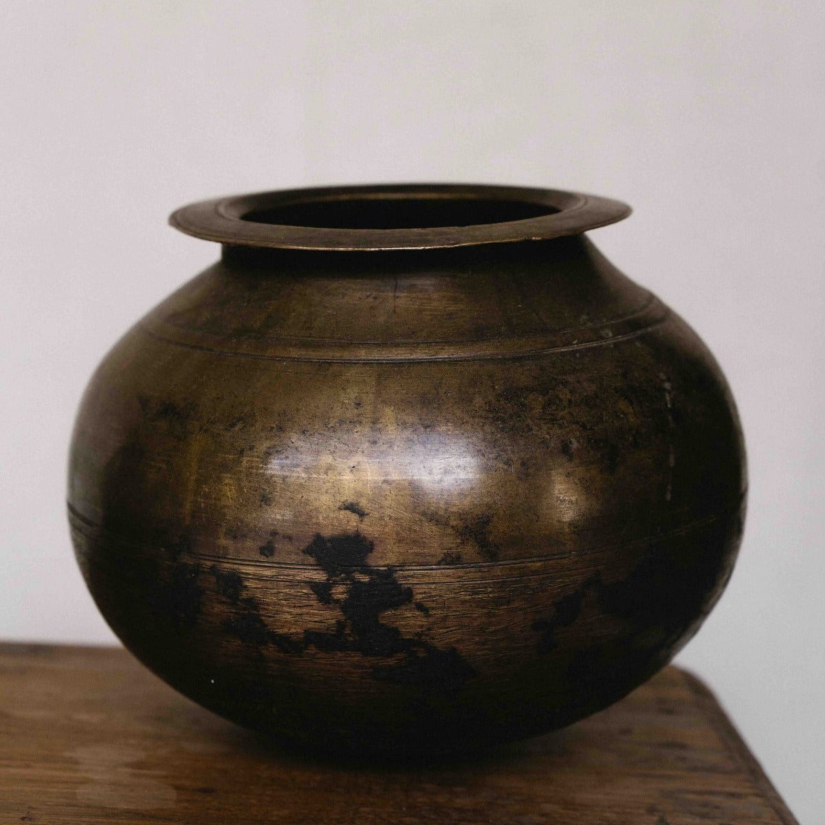 Vintage round brass planter from India, 24 x 20cm, with rich aged patina, exclusive to Brookfield Gardens Brisbane.