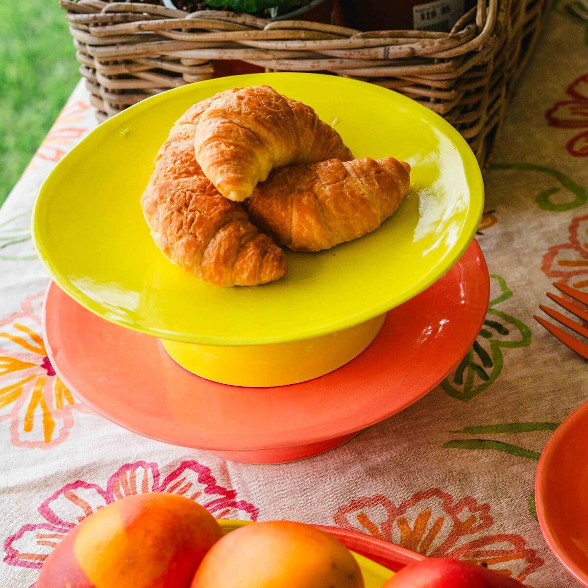 Batch Cake Stand Chartreuse PL Homewares Brookfield Gardens 