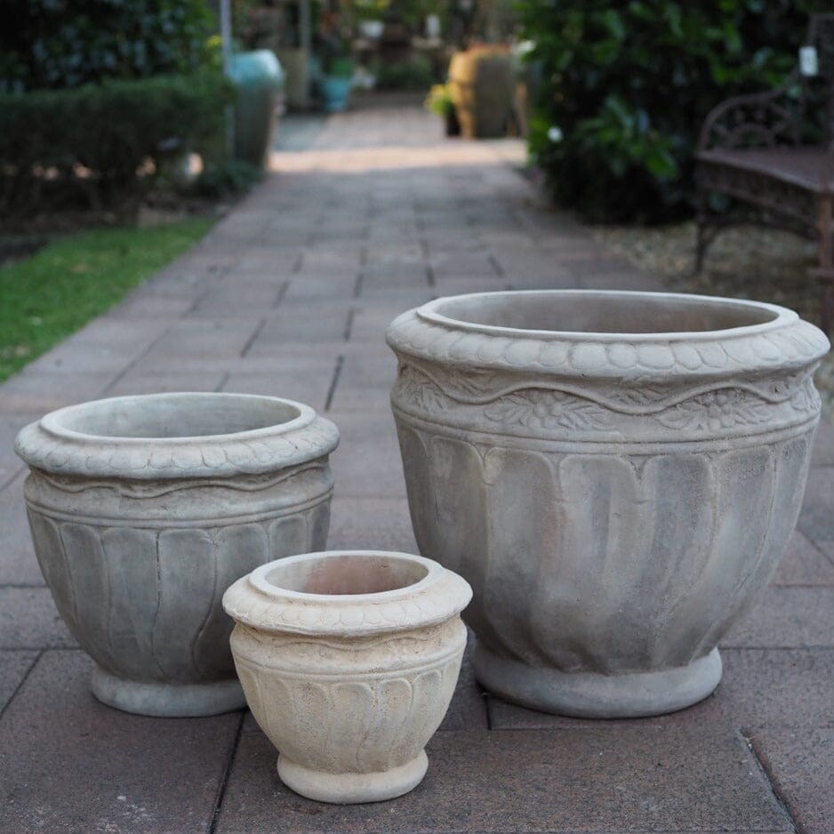 Antique Terra Avignon Planter - Brookfield Gardens