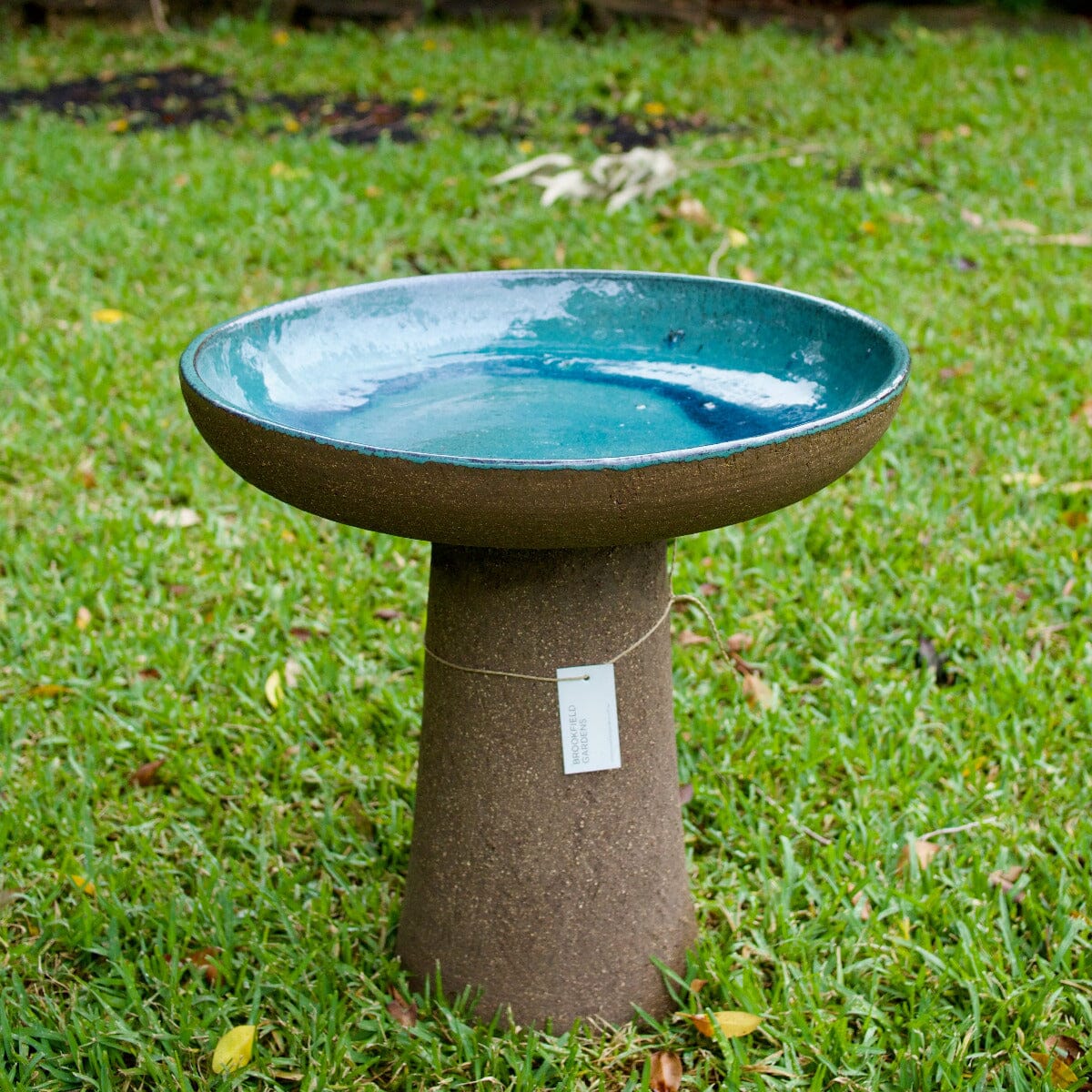 Wren Birdbath Statues / Water features / Bird Bath Brookfield Gardens 